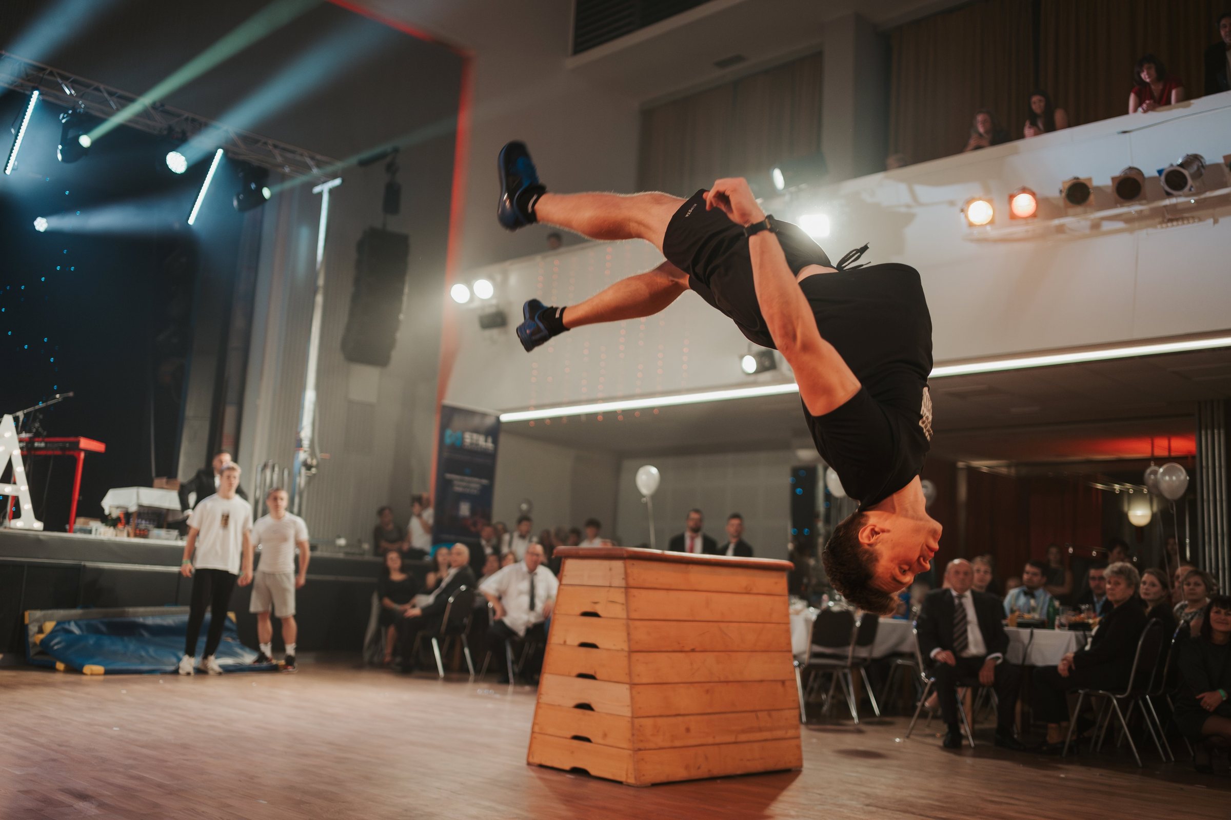 Air Tribe při parkourovém vystoupení