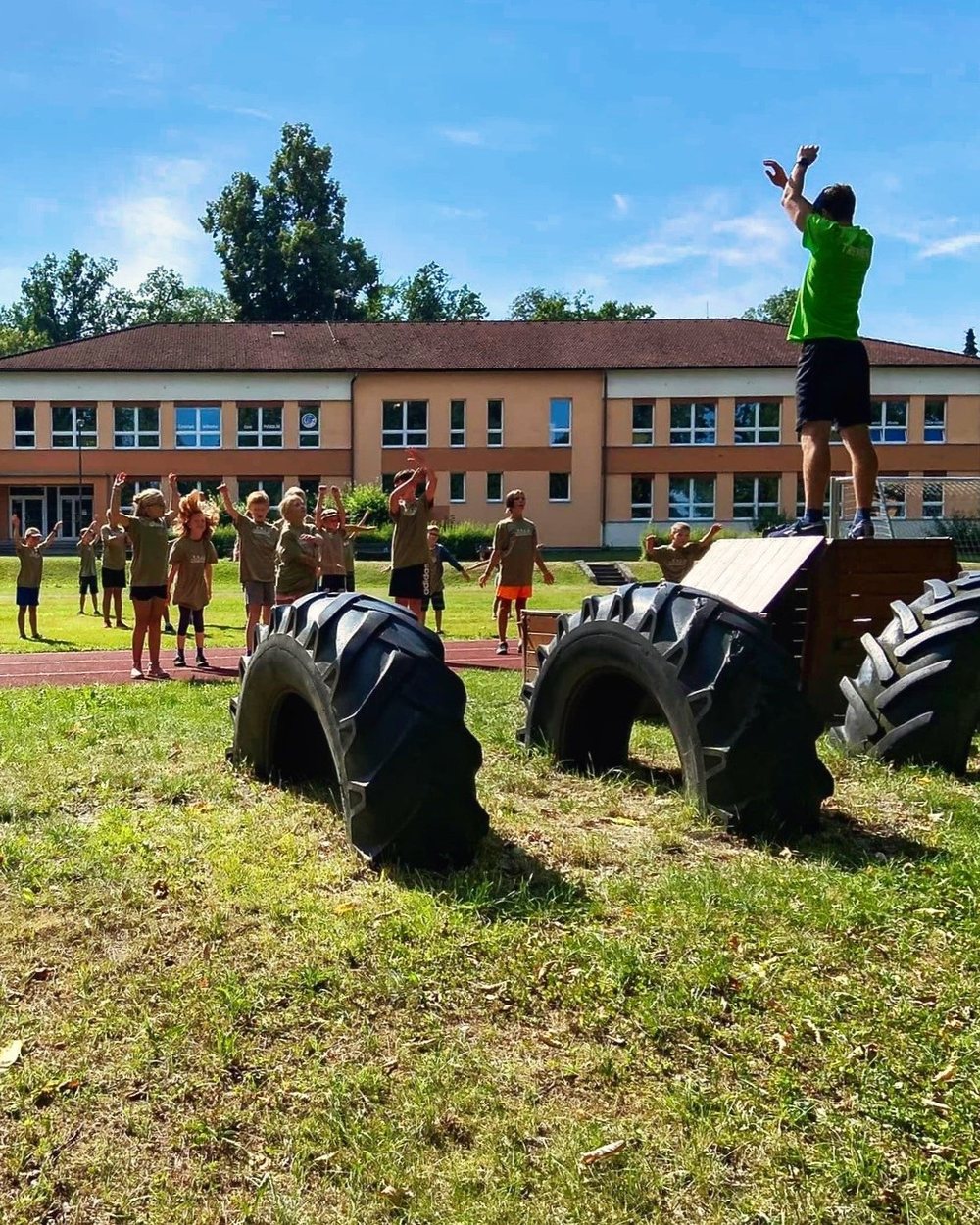 Parkourový workshop pro děti na školním hřišti