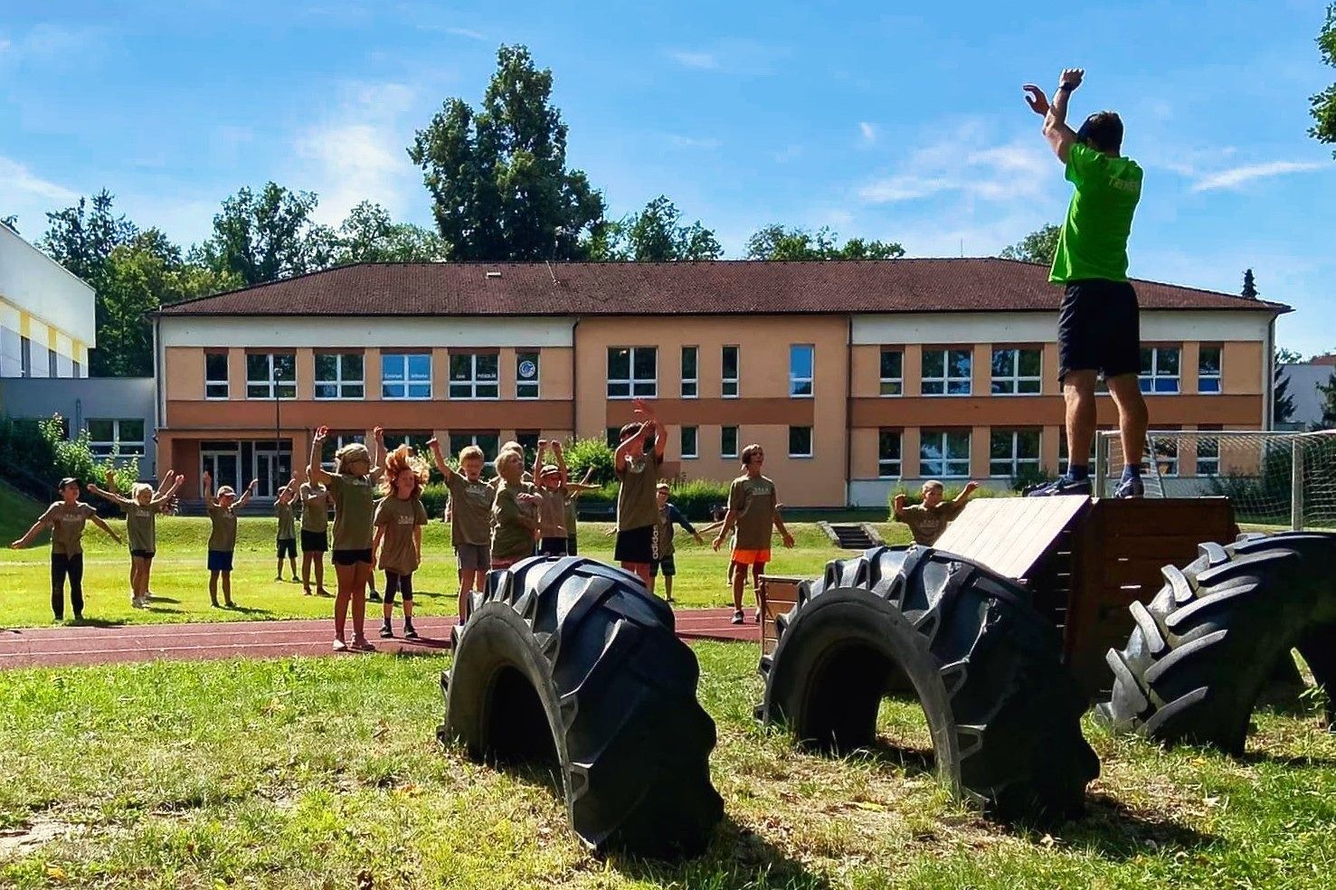 Parkourový workshop pro děti na školním hřišti