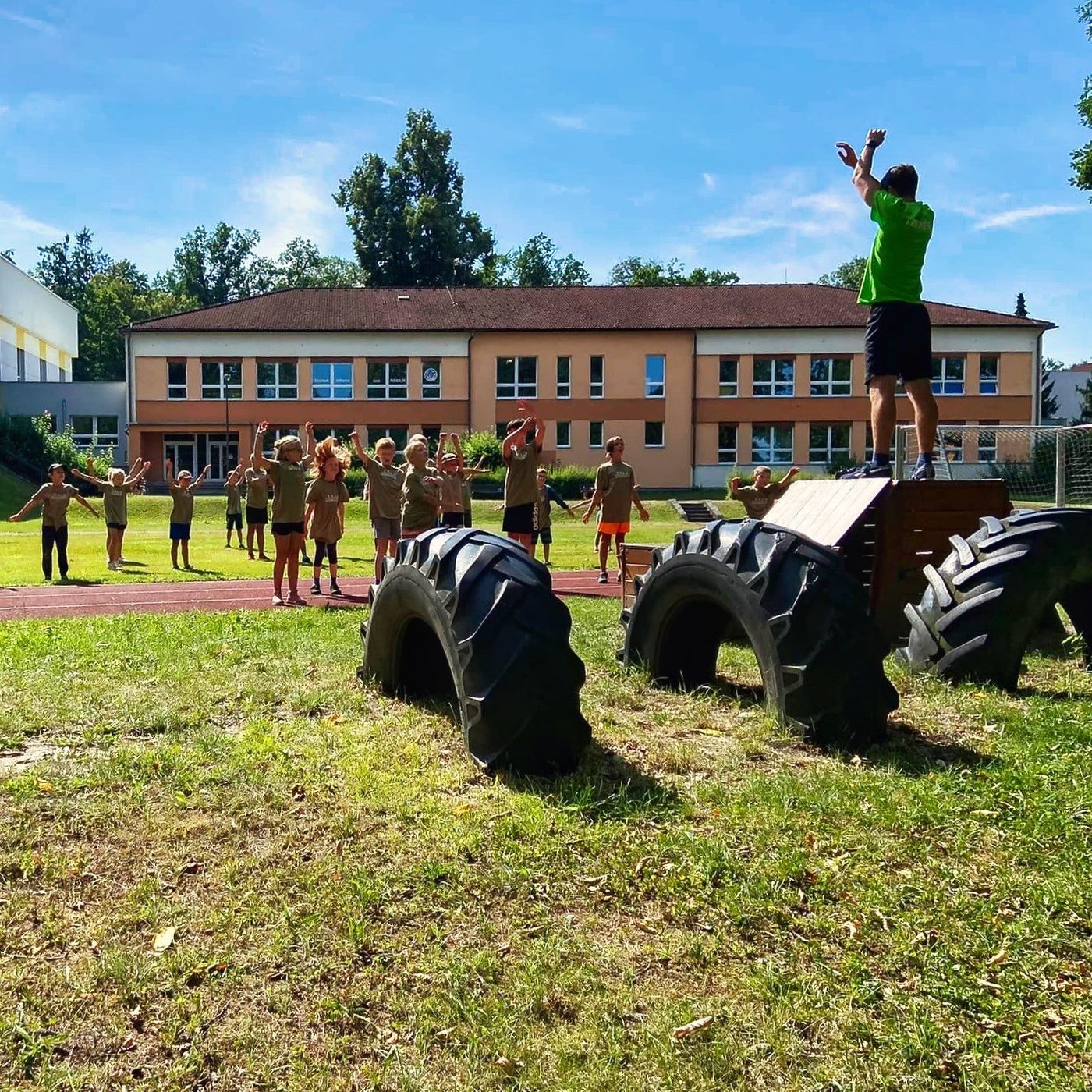 Parkourový workshop pro školu venku